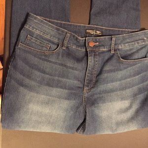 Mid Rise Crop, medium blue, 16M